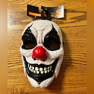 Clown mask w/ movable jaw